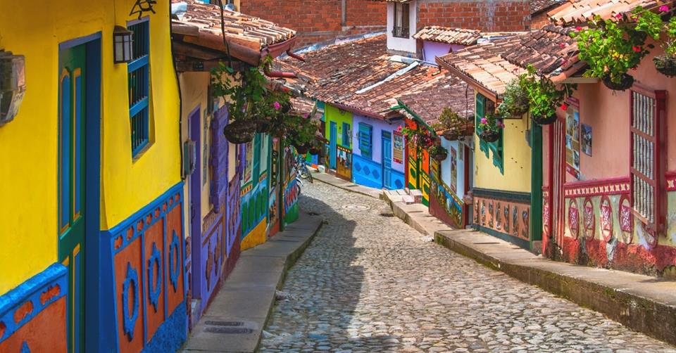 colourful and traditional houses in Guatape, Colombia - 3 WEEKS IN COLOMBIA ITINERARY